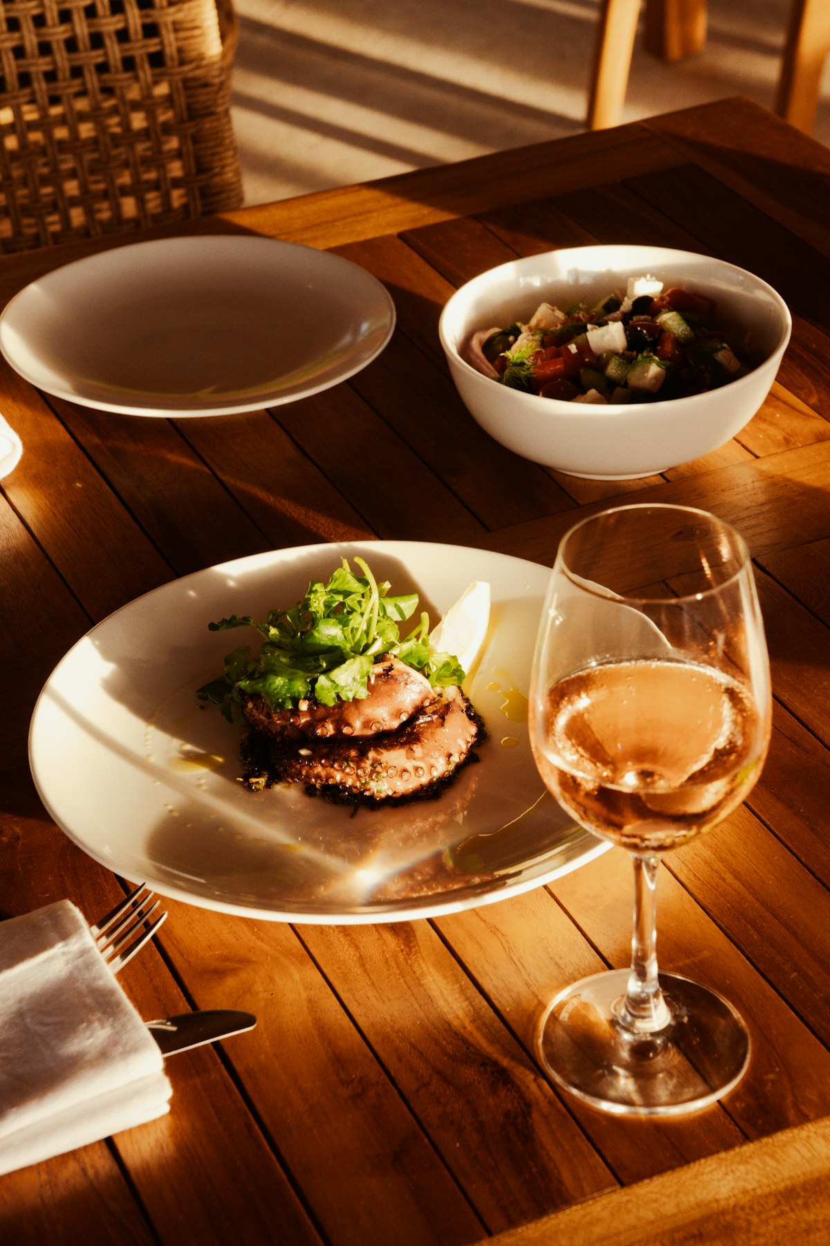 30-Minute Mediterranean Bowl: Fresh, Healthy, and Endlessly Customizable