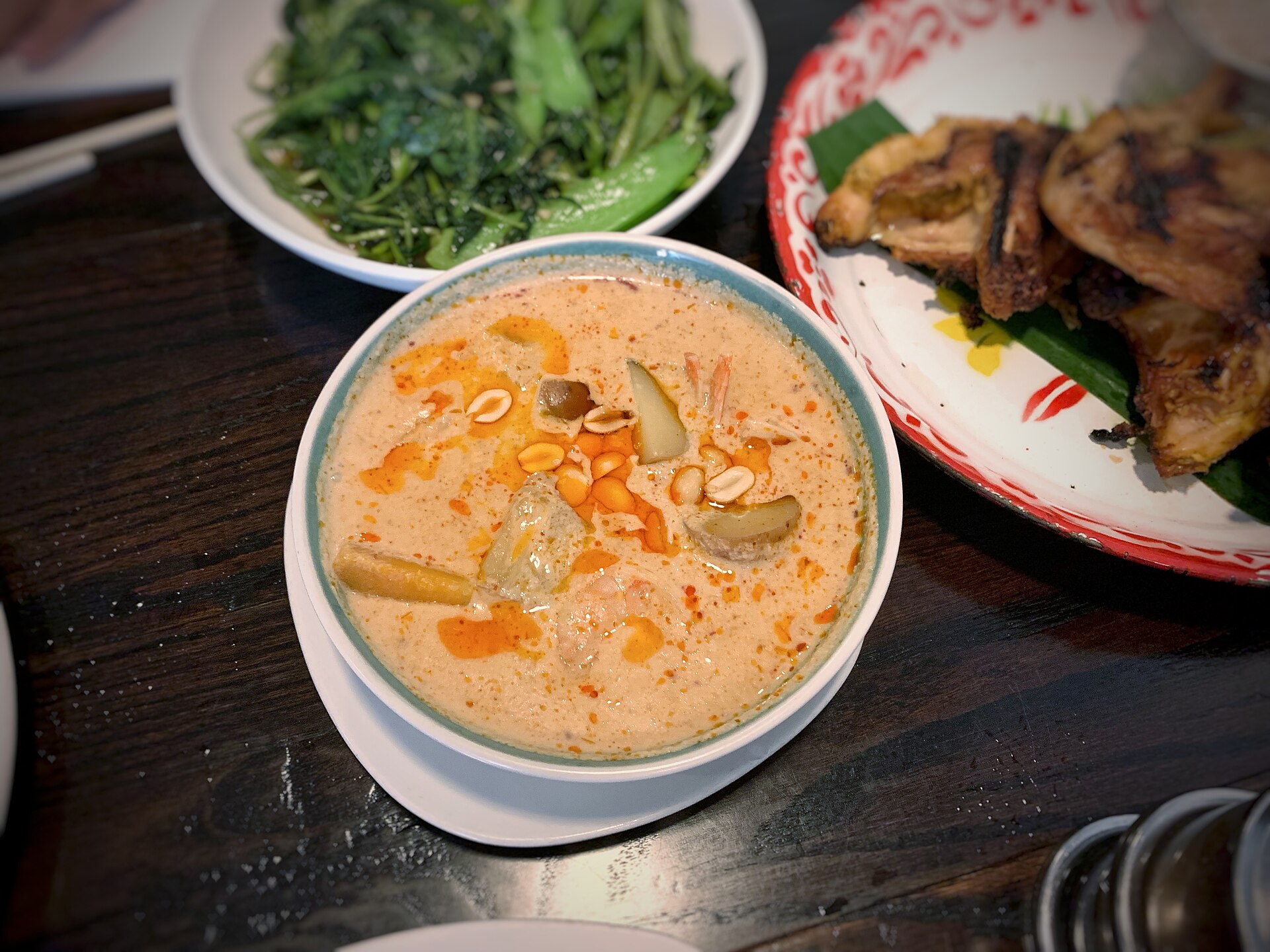 Fry the curry paste in coconut cream before anything else