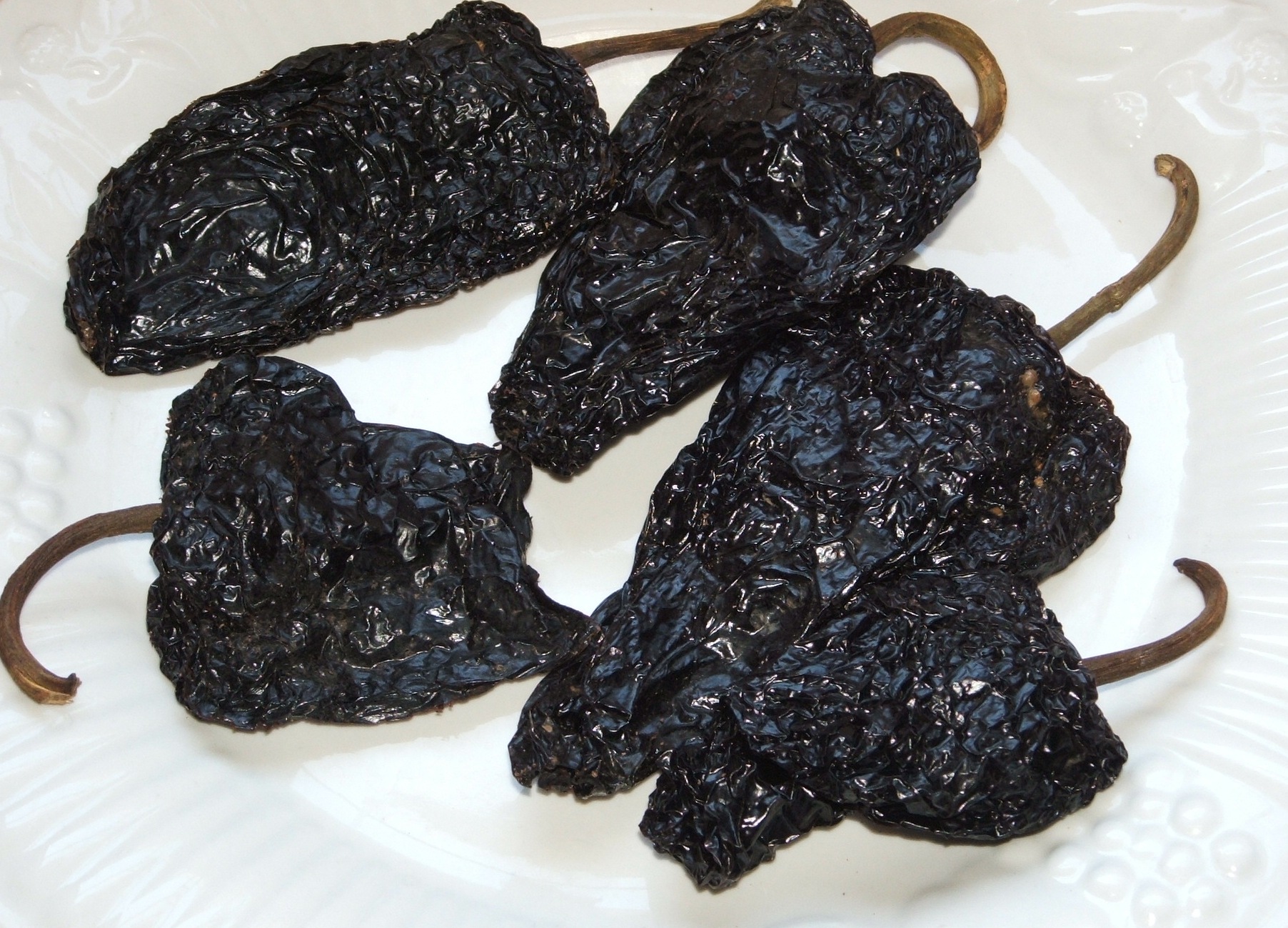 Twelve chiles ranked by heat, and the flavor behind it
